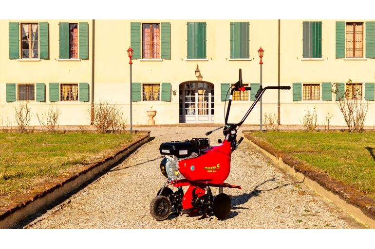 Новая модель культиватора от компании Eurosystems.