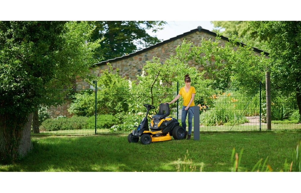 Новинка 2020 года – аккумуляторный садовый минирайдер Cub Cadet LR2 ES76.