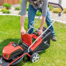 Аккумуляторная газонокосилка AL-KO 42.9 Li (комплект) Аккумуляторная газонокосилка AL-KO 42.9 Li (комплект)