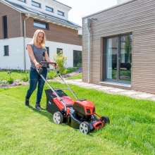 Аккумуляторная газонокосилка AL-KO 42.9 Li SP (комплект) Аккумуляторная газонокосилка AL-KO 42.9 Li SP (комплект)