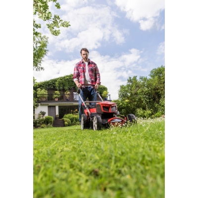 Аккумуляторная газонокосилка AL-KO 46.9 Li SP (комплект) Аккумуляторная газонокосилка AL-KO 46.9 Li SP (комплект)