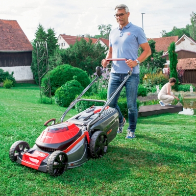 Аккумуляторная газонокосилка AL-KO Moweo 46.0 Li SP (комплект) Аккумуляторная газонокосилка AL-KO Moweo 46.0 Li SP (комплект)