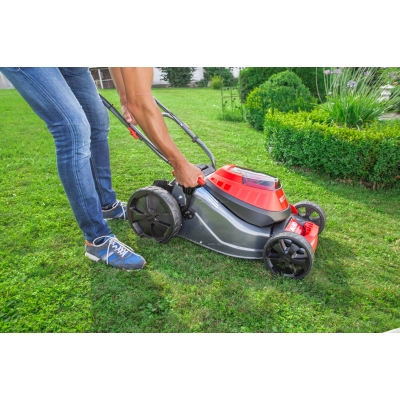 Аккумуляторная газонокосилка AL-KO Moweo 46.0 Li SP (комплект) Аккумуляторная газонокосилка AL-KO Moweo 46.0 Li SP (комплект)