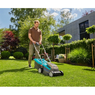 Аккумуляторная газонокосилка Gardena PowerMax 32/36V P4A Аккумуляторная газонокосилка Gardena PowerMax 32/36V P4A