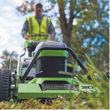 Аккумуляторная газонокосилка Greenworks 82LM30S Аккумуляторная газонокосилка Greenworks 82LM30S