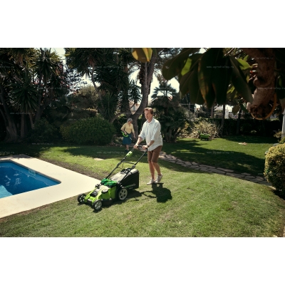 Аккумуляторная газонокосилка Greenworks G40LM49DBK4 Аккумуляторная газонокосилка Greenworks G40LM49DBK4