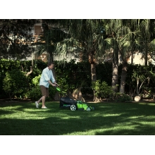 Аккумуляторная газонокосилка Greenworks G40LM49DBK5 Аккумуляторная газонокосилка Greenworks G40LM49DBK5