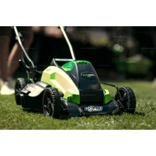 Аккумуляторная газонокосилка Greenworks GD40LM45 Аккумуляторная газонокосилка Greenworks GD40LM45