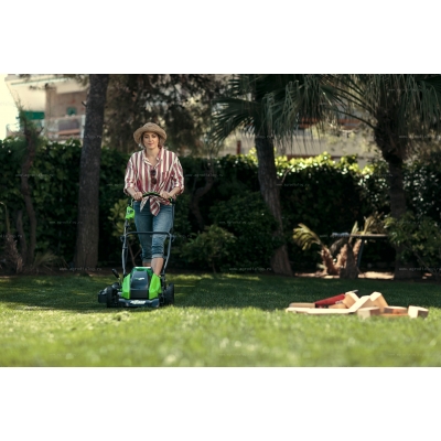 Аккумуляторная газонокосилка Greenworks GD40LM45K5 Аккумуляторная газонокосилка Greenworks GD40LM45K5