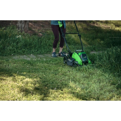 Аккумуляторная газонокосилка Greenworks GD40LM45K5 Аккумуляторная газонокосилка Greenworks GD40LM45K5