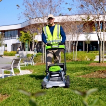 Аккумуляторная газонокосилка Greenworks LM221SK5 Аккумуляторная газонокосилка Greenworks LM221SK5