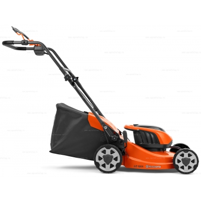 Аккумуляторная газонокосилка Husqvarna LC 137i Kit Аккумуляторная газонокосилка Husqvarna LC 137i Kit