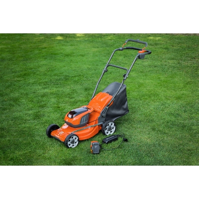 Аккумуляторная газонокосилка Husqvarna LC 137i Kit Аккумуляторная газонокосилка Husqvarna LC 137i Kit