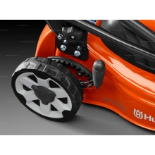 Аккумуляторная газонокосилка Husqvarna LC 141Li Аккумуляторная газонокосилка Husqvarna LC 141Li
