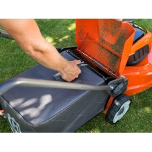 Аккумуляторная газонокосилка Husqvarna LC 247I Аккумуляторная газонокосилка Husqvarna LC 247I