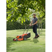 Аккумуляторная газонокосилка Husqvarna LC 247I Аккумуляторная газонокосилка Husqvarna LC 247I