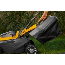 Аккумуляторная газонокосилка Stiga Collector 136 AE Kit Аккумуляторная газонокосилка Stiga Collector 136 AE Kit