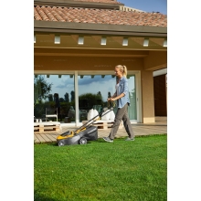 Аккумуляторная газонокосилка Stiga Collector 136 AE Kit Аккумуляторная газонокосилка Stiga Collector 136 AE Kit