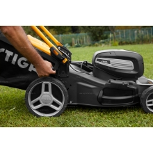 Аккумуляторная газонокосилка Stiga Combi 955 SQ AE Аккумуляторная газонокосилка Stiga Combi 955 SQ AE