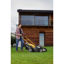 Аккумуляторная газонокосилка Stiga Combi 955 SQ AE Аккумуляторная газонокосилка Stiga Combi 955 SQ AE