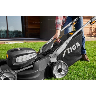 Аккумуляторная газонокосилка Stiga Twinclip 950 SQ AE Аккумуляторная газонокосилка Stiga Twinclip 950 SQ AE