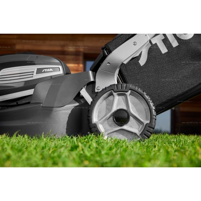 Аккумуляторная газонокосилка Stiga Twinclip 950 SQ AE Аккумуляторная газонокосилка Stiga Twinclip 950 SQ AE