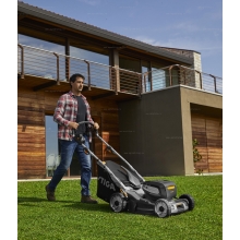 Аккумуляторная газонокосилка Stiga Twinclip 950e V Аккумуляторная газонокосилка Stiga Twinclip 950e V