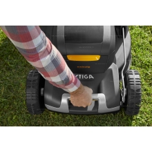 Аккумуляторная газонокосилка Stiga Twinclip 950e V Аккумуляторная газонокосилка Stiga Twinclip 950e V