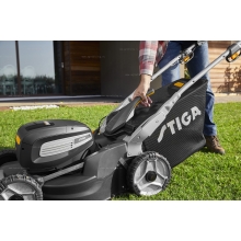 Аккумуляторная газонокосилка Stiga Twinclip 950e V Аккумуляторная газонокосилка Stiga Twinclip 950e V