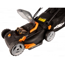 Аккумуляторная газонокосилка Worx WG743E Аккумуляторная газонокосилка Worx WG743E