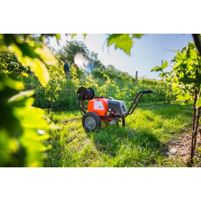 Аккумуляторный опрыскиватель на колесах Stocker 302 Аккумуляторный опрыскиватель на колесах Stocker 302