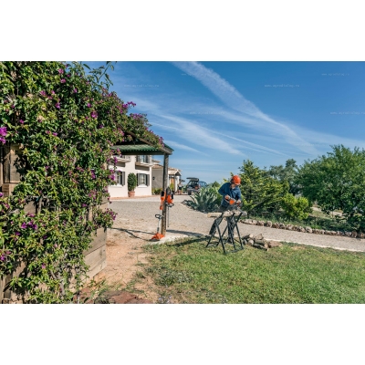 Аккумуляторная пила Husqvarna 120i 12-inch Аккумуляторная пила Husqvarna 120i 12-inch