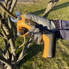 Аккумуляторный секатор Volpi Predator PV220 Аккумуляторный секатор Volpi Predator PV220