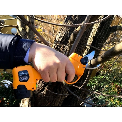 Аккумуляторный секатор Volpi Predator PV280 Аккумуляторный секатор Volpi Predator PV280