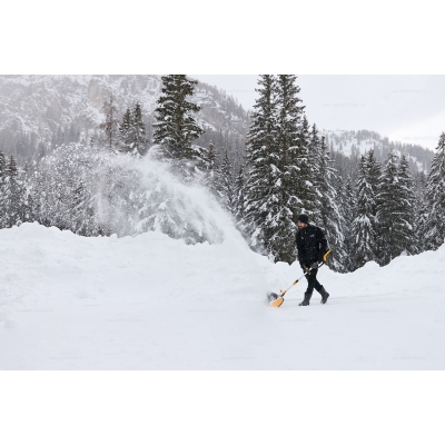 Аккумуляторный снегоуборщик Stiga ST 300e Kit Аккумуляторный снегоуборщик Stiga ST 300e Kit