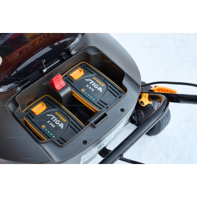 Аккумуляторный снегоуборщик Stiga ST 700e Kit Аккумуляторный снегоуборщик Stiga ST 700e Kit