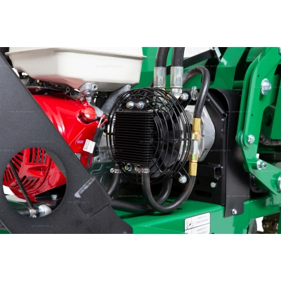 Профессиональный бензиновый аэратор для газона Billy Goat AE1300HEU Профессиональный бензиновый аэратор для газона Billy Goat AE1300HEU