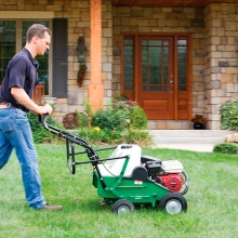 Профессиональный бензиновый аэратор для газона Billy Goat AE401H Профессиональный бензиновый аэратор для газона Billy Goat AE401H