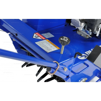 Профессиональный бензиновый аэратор для газона Bluebird 530 Профессиональный бензиновый аэратор для газона Bluebird 530