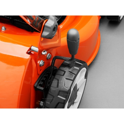 Бензиновая газонокосилка Husqvarna LC140S Бензиновая газонокосилка Husqvarna LC140S