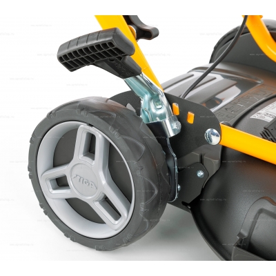 Бензиновая газонокосилка Stiga Multiclip 47 SQ Бензиновая газонокосилка Stiga Multiclip 47 SQ