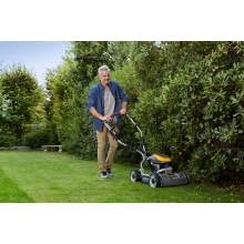 Бензиновая газонокосилка Stiga Multiclip Pro 50 SX H Бензиновая газонокосилка Stiga Multiclip Pro 50 SX H