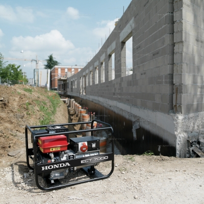 Бензиновый генератор Honda ECT7000 Бензиновый генератор Honda ECT7000