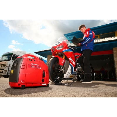 Бензиновый генератор Honda EU10i Бензиновый генератор Honda EU10i