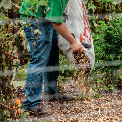 Бензиновый измельчитель веток Tazz K33 Бензиновый измельчитель веток Tazz K33