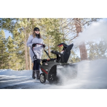 Бензиновый снегоуборщик Briggs&Stratton 1022 E Бензиновый снегоуборщик Briggs&Stratton 1022 E