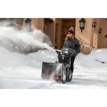 Бензиновый снегоуборщик Briggs&Stratton S 1024 Бензиновый снегоуборщик Briggs&Stratton S 1024