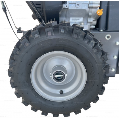 Бензиновый снегоуборщик EVOline SBG 700 LE Бензиновый снегоуборщик EVOline SBG 700 LE