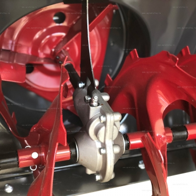 Бензиновый снегоуборщик EVOline SBG 760 E Бензиновый снегоуборщик EVOline SBG 760 E