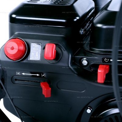 Бензиновый снегоуборщик FUXTEC SF210 Бензиновый снегоуборщик FUXTEC SF210